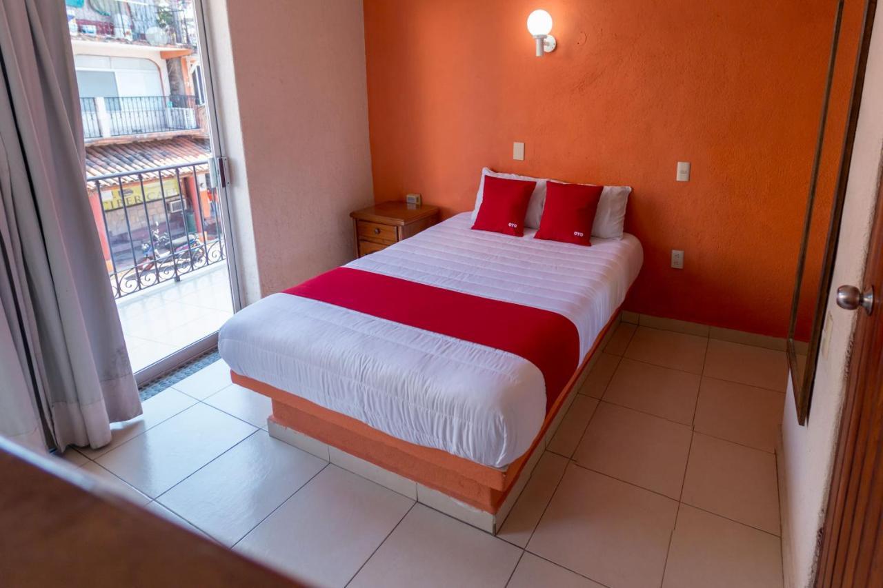 Hotel Casa Bravo Zihuatanejo Exterior photo